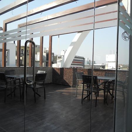 Hotel Grand Godwin - Complimentary Airport Pickup -Near Ndls Railway Stn Нью-Делі Екстер'єр фото