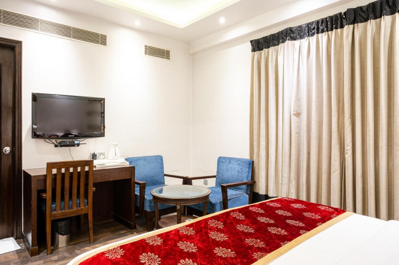 Hotel Grand Godwin - Complimentary Airport Pickup -Near Ndls Railway Stn Нью-Делі Екстер'єр фото