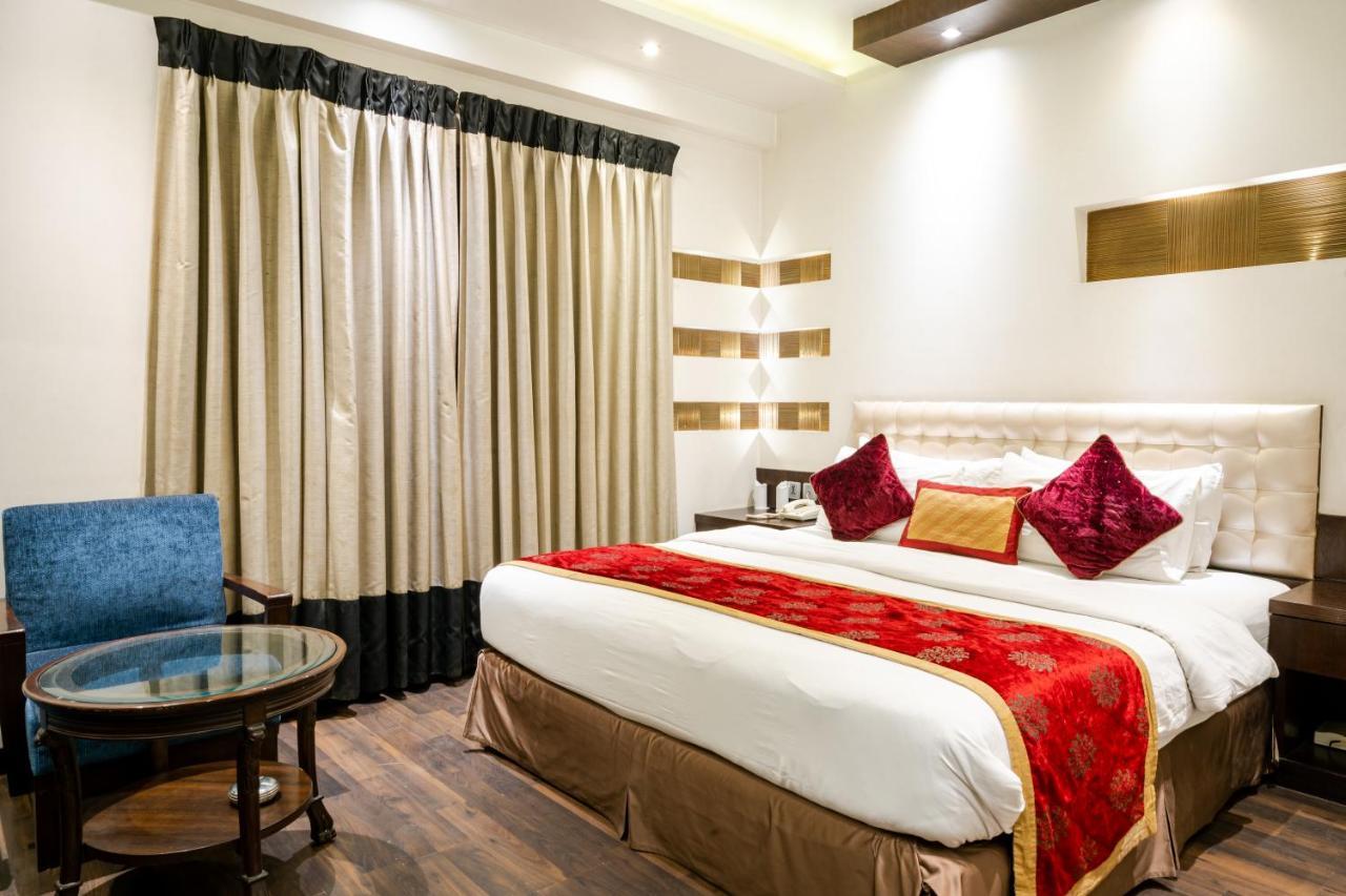 Hotel Grand Godwin - Complimentary Airport Pickup -Near Ndls Railway Stn Нью-Делі Екстер'єр фото