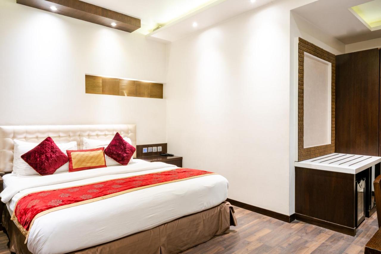 Hotel Grand Godwin - Complimentary Airport Pickup -Near Ndls Railway Stn Нью-Делі Екстер'єр фото