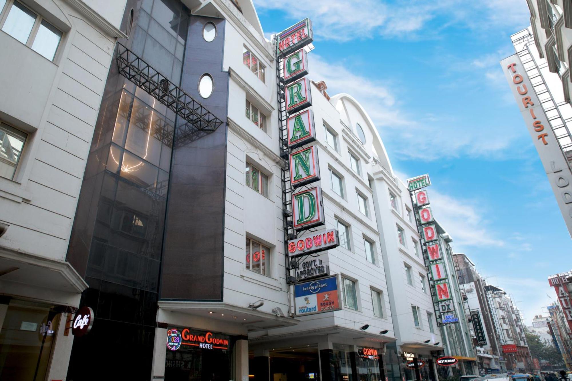 Hotel Grand Godwin - Complimentary Airport Pickup -Near Ndls Railway Stn Нью-Делі Екстер'єр фото