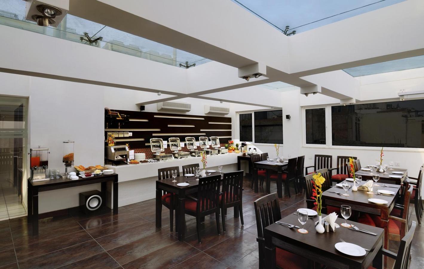 Hotel Grand Godwin - Complimentary Airport Pickup -Near Ndls Railway Stn Нью-Делі Екстер'єр фото