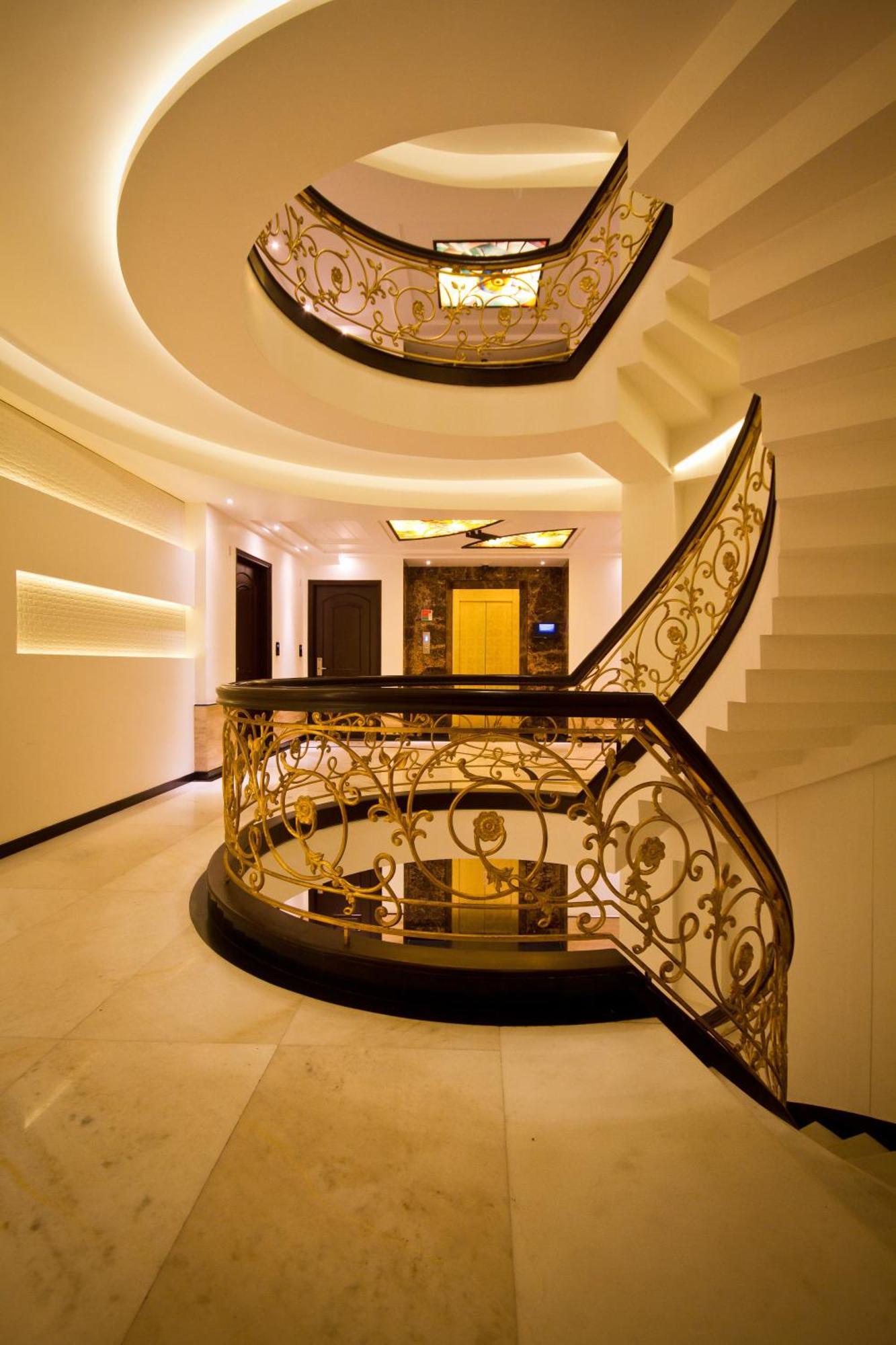 Hotel Grand Godwin - Complimentary Airport Pickup -Near Ndls Railway Stn Нью-Делі Екстер'єр фото