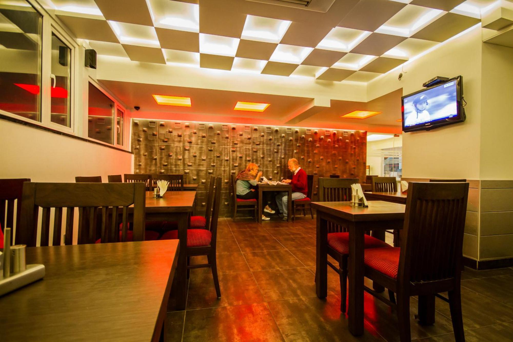 Hotel Grand Godwin - Complimentary Airport Pickup -Near Ndls Railway Stn Нью-Делі Екстер'єр фото