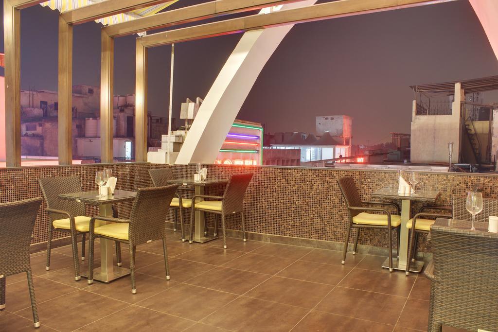Hotel Grand Godwin - Complimentary Airport Pickup -Near Ndls Railway Stn Нью-Делі Екстер'єр фото
