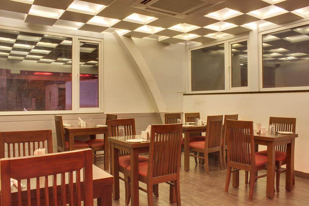 Hotel Grand Godwin - Complimentary Airport Pickup -Near Ndls Railway Stn Нью-Делі Екстер'єр фото