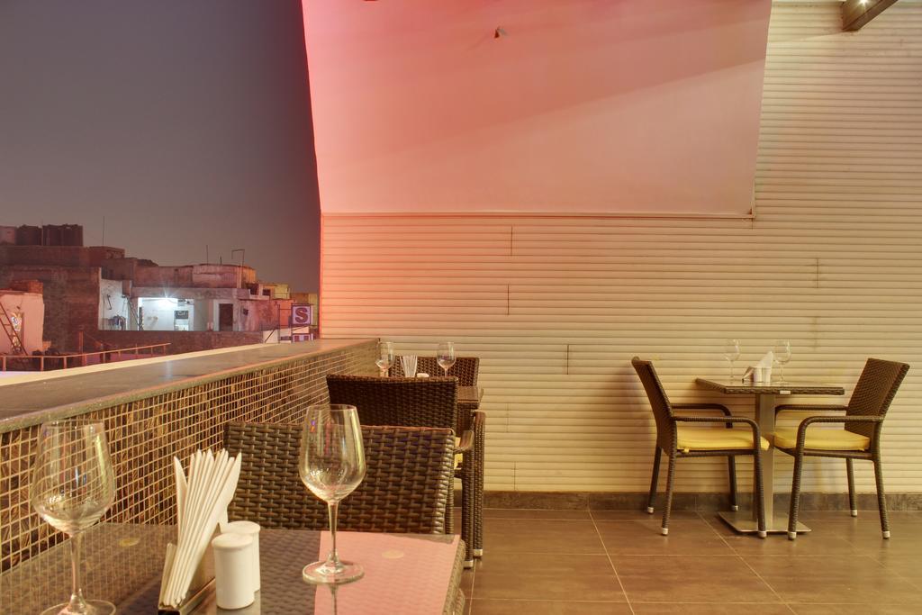 Hotel Grand Godwin - Complimentary Airport Pickup -Near Ndls Railway Stn Нью-Делі Екстер'єр фото