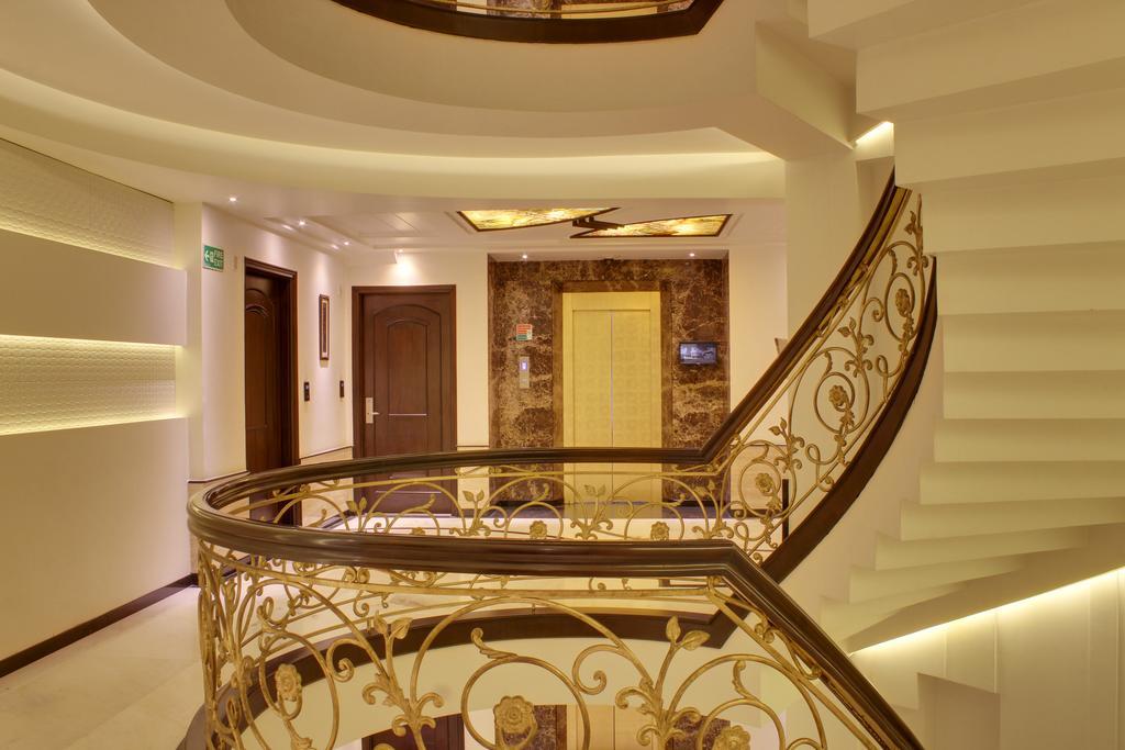 Hotel Grand Godwin - Complimentary Airport Pickup -Near Ndls Railway Stn Нью-Делі Екстер'єр фото