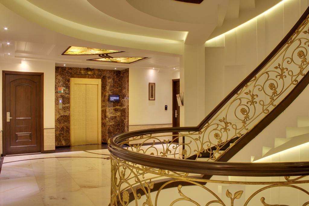 Hotel Grand Godwin - Complimentary Airport Pickup -Near Ndls Railway Stn Нью-Делі Екстер'єр фото