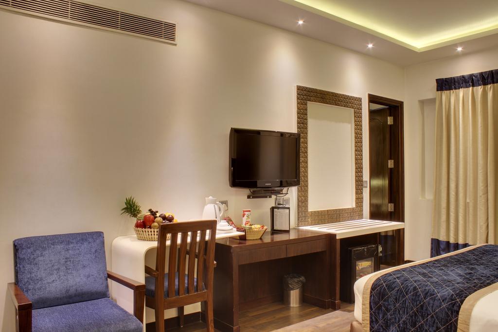 Hotel Grand Godwin - Complimentary Airport Pickup -Near Ndls Railway Stn Нью-Делі Екстер'єр фото