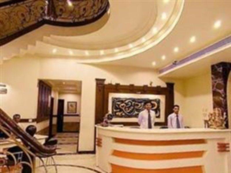 Hotel Grand Godwin - Complimentary Airport Pickup -Near Ndls Railway Stn Нью-Делі Екстер'єр фото