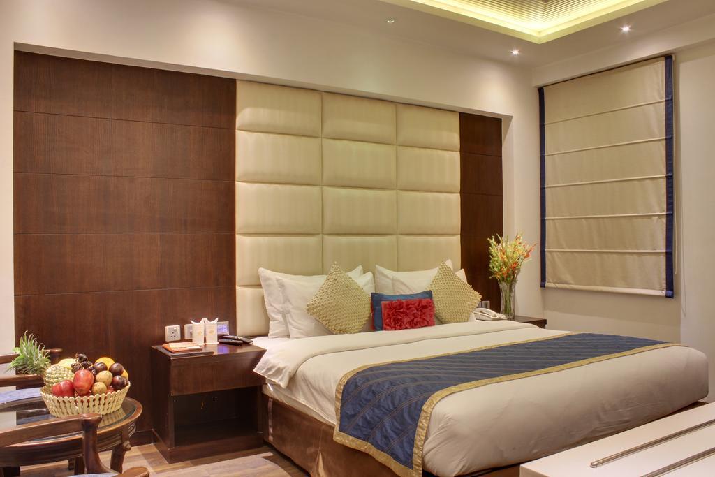 Hotel Grand Godwin - Complimentary Airport Pickup -Near Ndls Railway Stn Нью-Делі Екстер'єр фото